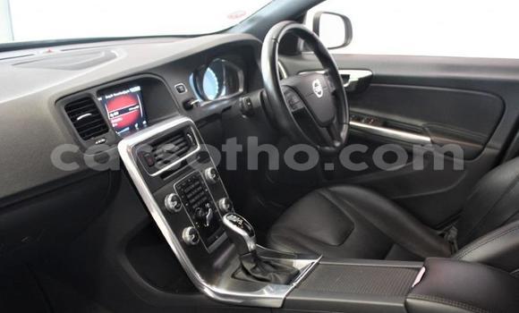 Acheter Occasion Voiture Volvo S60 Blanc à Maseru, Maseru Acheter Occasion Voiture Volvo S60 Blanc à Maseru, Maseru