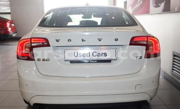 Acheter Occasion Voiture Volvo S60 Blanc à Maseru, Maseru Acheter Occasion Voiture Volvo S60 Blanc à Maseru, Maseru