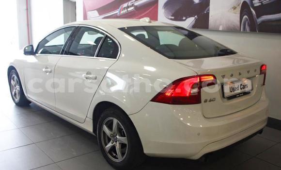 Acheter Occasion Voiture Volvo S60 Blanc à Maseru, Maseru Acheter Occasion Voiture Volvo S60 Blanc à Maseru, Maseru