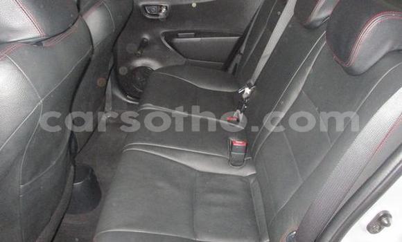 اشتري مستعمل Toyota Yaris Silver سيارة في Maseru في Maseru اشتري مستعمل Toyota Yaris Silver سيارة في Maseru في Maseru