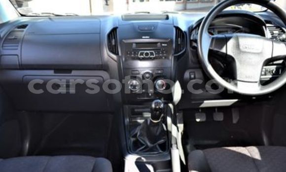 Acheter Occasion Voiture Isuzu KB Rouge à Maseru, Maseru Acheter Occasion Voiture Isuzu KB Rouge à Maseru, Maseru