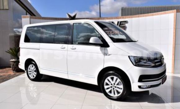 Acheter Occasion Voiture Volkswagen Karmann-Ghia Blanc à Maseru, Maseru Acheter Occasion Voiture Volkswagen Karmann-Ghia Blanc à Maseru, Maseru