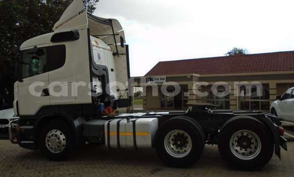Sayi Na hannu Scania R420 White Babbar mota in Maputsoe a Leribe Sayi Na hannu Scania R420 White Babbar mota in Maputsoe a Leribe