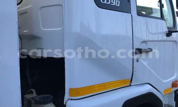 Acheter Occasion Utilitaire Nissan UD Blanc à Maputsoe, Leribe Acheter Occasion Utilitaire Nissan UD Blanc à Maputsoe, Leribe