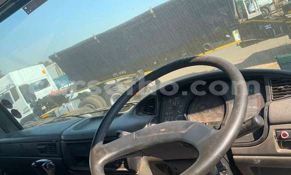 Acheter Occasion Utilitaire Nissan UD Blanc à Maputsoe, Leribe Acheter Occasion Utilitaire Nissan UD Blanc à Maputsoe, Leribe