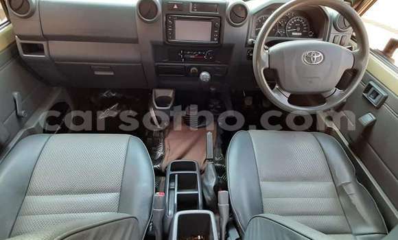 اشتري مستعمل Toyota Land Cruiser Beige سيارة في Mohale's Hoek في Mohale's Hoek اشتري مستعمل Toyota Land Cruiser Beige سيارة في Mohale's Hoek في Mohale's Hoek