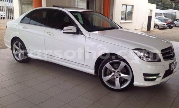 Buy Used Mercedes-Benz C-klasse White Car in Maseru in Maseru Buy Used Mercedes-Benz C-klasse White Car in Maseru in Maseru