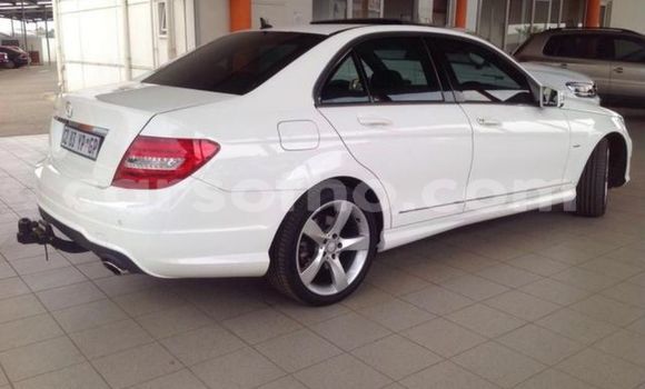 Buy Used Mercedes-Benz C-klasse White Car in Maseru in Maseru Buy Used Mercedes-Benz C-klasse White Car in Maseru in Maseru