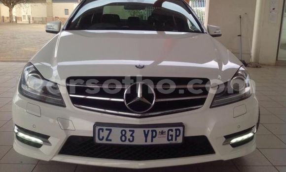 Buy Used Mercedes-Benz C-klasse White Car in Maseru in Maseru Buy Used Mercedes-Benz C-klasse White Car in Maseru in Maseru