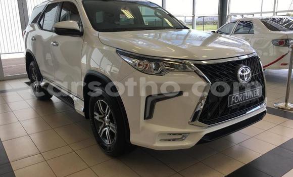 Buy Used Toyota Fortuner White Car in Maseru in Maseru Buy Used Toyota Fortuner White Car in Maseru in Maseru