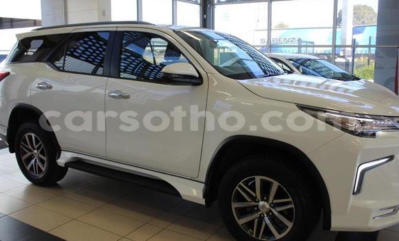 Buy Used Toyota Fortuner White Car in Maseru in Maseru Buy Used Toyota Fortuner White Car in Maseru in Maseru