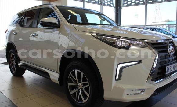Buy Used Toyota Fortuner White Car in Maseru in Maseru Buy Used Toyota Fortuner White Car in Maseru in Maseru