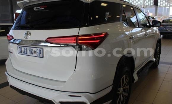 Buy Used Toyota Fortuner White Car in Maseru in Maseru Buy Used Toyota Fortuner White Car in Maseru in Maseru