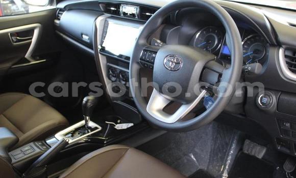 Buy Used Toyota Fortuner White Car in Maseru in Maseru Buy Used Toyota Fortuner White Car in Maseru in Maseru