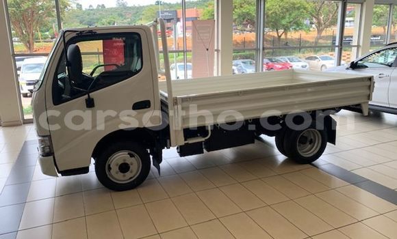 Acheter Occasion Voiture Toyota Dyna Blanc à Butha–Buthe, Thaba-Tseka Acheter Occasion Voiture Toyota Dyna Blanc à Butha–Buthe, Thaba-Tseka