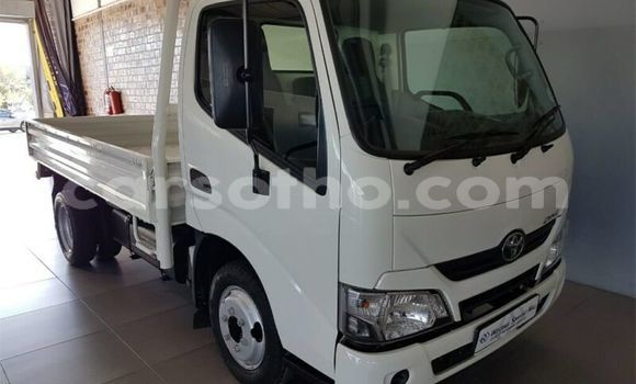 اشتري مستعمل Toyota Dyna White سيارة في Butha–Buthe في Thaba-Tseka اشتري مستعمل Toyota Dyna White سيارة في Butha–Buthe في Thaba-Tseka