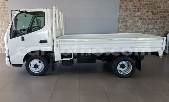 اشتري مستعمل Toyota Dyna White سيارة في Butha–Buthe في Thaba-Tseka اشتري مستعمل Toyota Dyna White سيارة في Butha–Buthe في Thaba-Tseka
