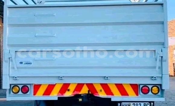 Acheter Occasion Utilitaire Nissan UD Blanc à Maseru, Maseru Acheter Occasion Utilitaire Nissan UD Blanc à Maseru, Maseru
