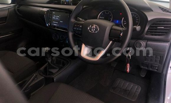 Buy Used Toyota Hilux White Car in Butha Buthe in Butha-Buthe Buy Used Toyota Hilux White Car in Butha Buthe in Butha-Buthe