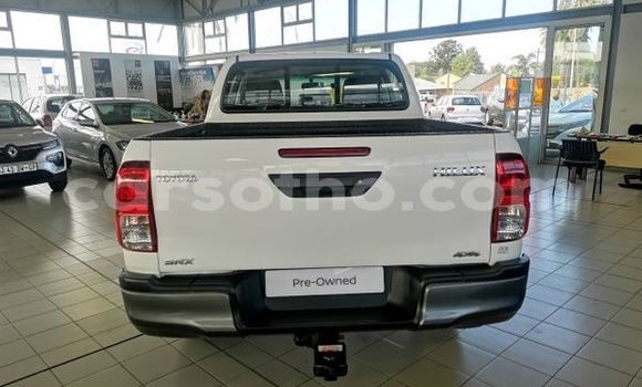 Buy Used Toyota Hilux White Car in Butha Buthe in Butha-Buthe Buy Used Toyota Hilux White Car in Butha Buthe in Butha-Buthe