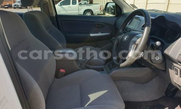 Buy Used Toyota Hilux Black Car in Butha Buthe in Butha-Buthe Buy Used Toyota Hilux Black Car in Butha Buthe in Butha-Buthe