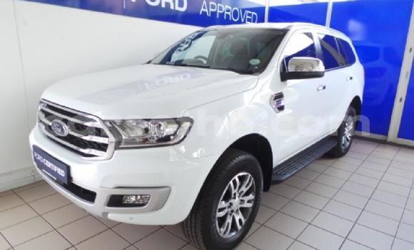 Acheter Occasion Voiture Ford Everest Blanc à Butha–Buthe, Thaba-Tseka Acheter Occasion Voiture Ford Everest Blanc à Butha–Buthe, Thaba-Tseka