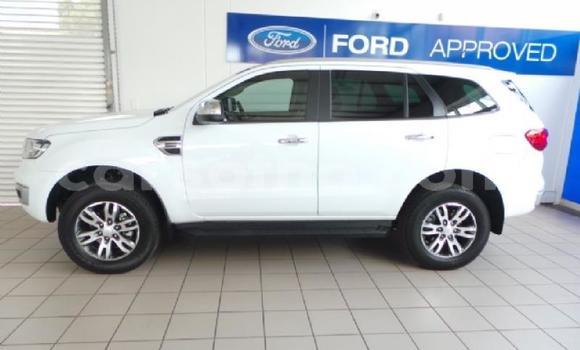 Acheter Occasion Voiture Ford Everest Blanc à Butha–Buthe, Thaba-Tseka Acheter Occasion Voiture Ford Everest Blanc à Butha–Buthe, Thaba-Tseka