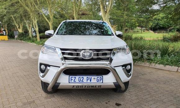 Buy Used Toyota Fortuner White Car in Maseru in Maseru Buy Used Toyota Fortuner White Car in Maseru in Maseru