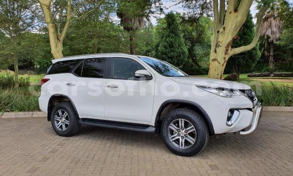 Buy Used Toyota Fortuner White Car in Maseru in Maseru Buy Used Toyota Fortuner White Car in Maseru in Maseru