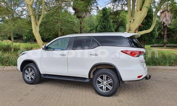 Buy Used Toyota Fortuner White Car in Maseru in Maseru Buy Used Toyota Fortuner White Car in Maseru in Maseru