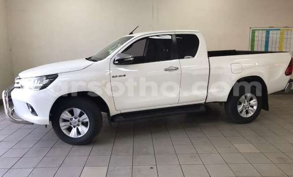 Buy Used Toyota Hilux White Car in Maseru in Maseru Buy Used Toyota Hilux White Car in Maseru in Maseru