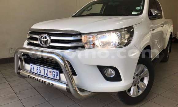 Buy Used Toyota Hilux White Car in Maseru in Maseru Buy Used Toyota Hilux White Car in Maseru in Maseru