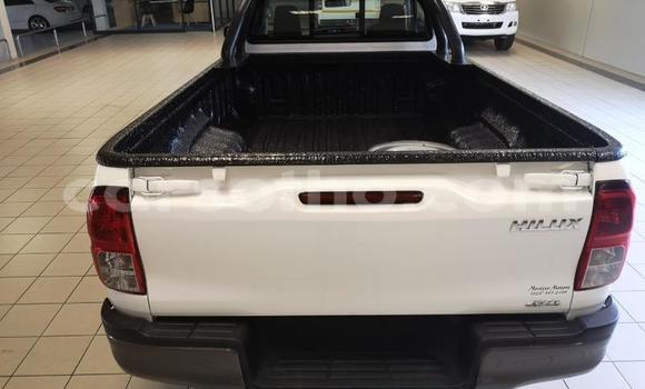 Acheter Occasion Voiture Toyota Hilux Blanc à Import - Dubai, Maseru Acheter Occasion Voiture Toyota Hilux Blanc à Import - Dubai, Maseru