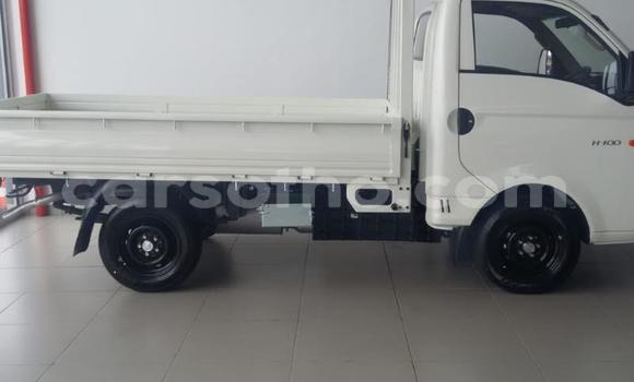Acheter Occasion Voiture Hyundai H200 Blanc à Maseru, Maseru Acheter Occasion Voiture Hyundai H200 Blanc à Maseru, Maseru