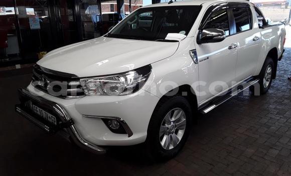 Buy Used Toyota Hilux White Car in Maseru in Maseru Buy Used Toyota Hilux White Car in Maseru in Maseru