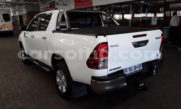 Buy Used Toyota Hilux White Car in Maseru in Maseru Buy Used Toyota Hilux White Car in Maseru in Maseru