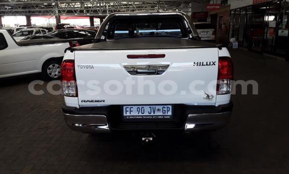 Buy Used Toyota Hilux White Car in Maseru in Maseru Buy Used Toyota Hilux White Car in Maseru in Maseru
