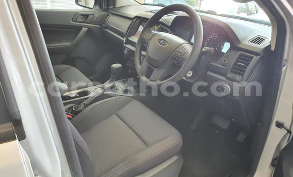 اشتري مستعمل Ford Everest White سيارة في Maputsoe في Leribe اشتري مستعمل Ford Everest White سيارة في Maputsoe في Leribe