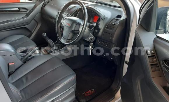 Acheter Occasion Voiture Isuzu KB Gris à Maseru, Maseru Acheter Occasion Voiture Isuzu KB Gris à Maseru, Maseru