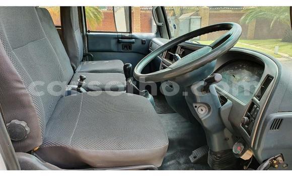 Acheter Occasion Voiture Nissan Urvan Blanc à Maseru, Maseru Acheter Occasion Voiture Nissan Urvan Blanc à Maseru, Maseru