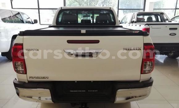 Buy Used Toyota Hilux White Car in Butha Buthe in Butha-Buthe Buy Used Toyota Hilux White Car in Butha Buthe in Butha-Buthe