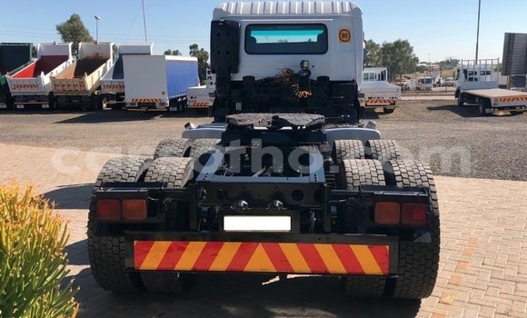 Acheter Occasion Voiture Nissan Urvan Blanc à Maseru, Maseru Acheter Occasion Voiture Nissan Urvan Blanc à Maseru, Maseru