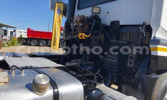 Acheter Occasion Voiture Nissan Urvan Blanc à Maseru, Maseru Acheter Occasion Voiture Nissan Urvan Blanc à Maseru, Maseru