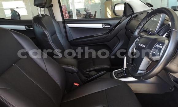 Acheter Occasion Voiture Isuzu D–MAX Rouge à Maseru, Maseru Acheter Occasion Voiture Isuzu D–MAX Rouge à Maseru, Maseru
