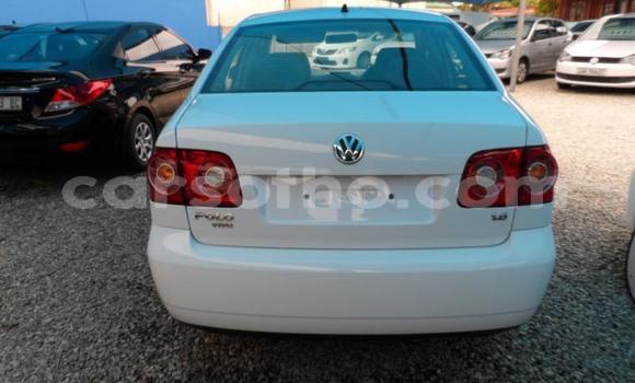 Sayi Na hannu Volkswagen Polo White Mota in Roma a Maseru Sayi Na hannu Volkswagen Polo White Mota in Roma a Maseru