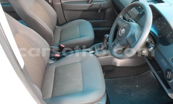 Sayi Na hannu Volkswagen Polo White Mota in Roma a Maseru Sayi Na hannu Volkswagen Polo White Mota in Roma a Maseru