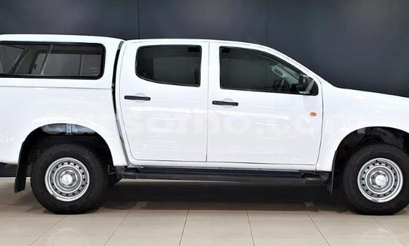 Acheter Occasion Voiture Isuzu KB Blanc à Maseru, Maseru Acheter Occasion Voiture Isuzu KB Blanc à Maseru, Maseru