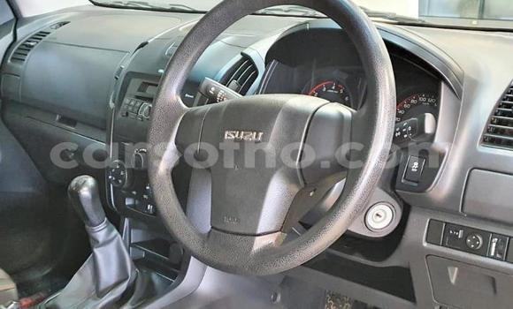 Acheter Occasion Voiture Isuzu KB Blanc à Maseru, Maseru Acheter Occasion Voiture Isuzu KB Blanc à Maseru, Maseru