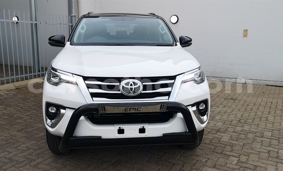 Buy Used Toyota Fortuner White Car in Maseru in Maseru Buy Used Toyota Fortuner White Car in Maseru in Maseru