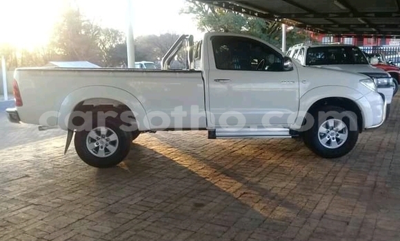 Acheter Occasion Voiture Toyota Hilux Blanc à Mafeteng, Mafeteng Acheter Occasion Voiture Toyota Hilux Blanc à Mafeteng, Mafeteng